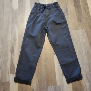 Cotton On Women's Size 4 Gray High Rise Tapered cropped pants Pleated